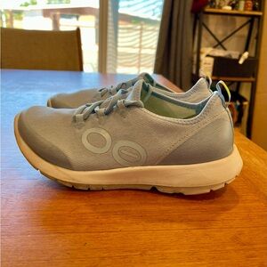 Oofos Oomg Sport LS low shoe in Carolina Blue, size 9
